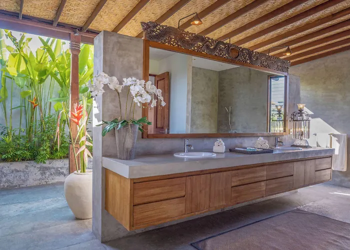 Mandalay Villa *